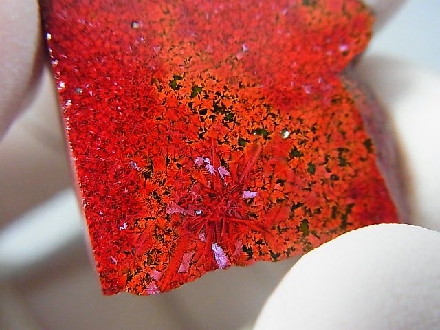 激レア✨イイモリストーン シラー入り アースカラー(紅葉石) IL-stone「シラー入りアースカラー（紅葉石）」ガラス原石や、蛍光する