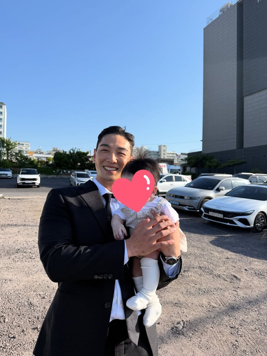🐯🦦 (◠‿◠˙) tweet media