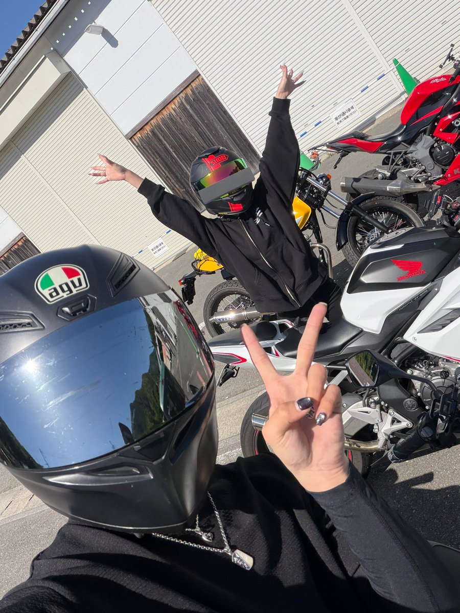 mi_cha_mi_cha_'s tweet photo. 久しぶりのバイク！久しぶりの美山！！
いっぱいヤエーも返してもらえたしクッソ楽しかった🤤
ありがと😌 https://t.co/FOGPAiqSmz