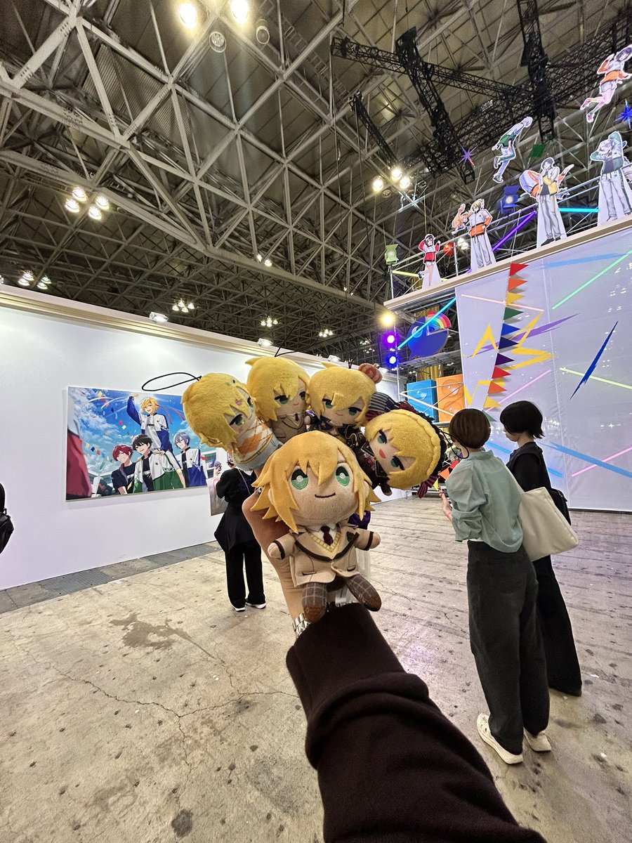 Ver2Yuta's tweet photo. 今年はソロ参戦回避できた🔥
卯月コウのオタク召喚 https://t.co/QCizxGRl0z