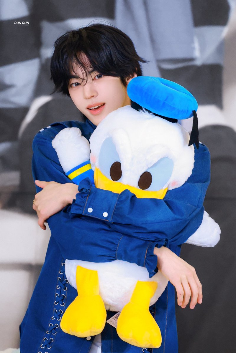 𝙍𝙐𝙉 𝙍𝙐𝙉 tweet media