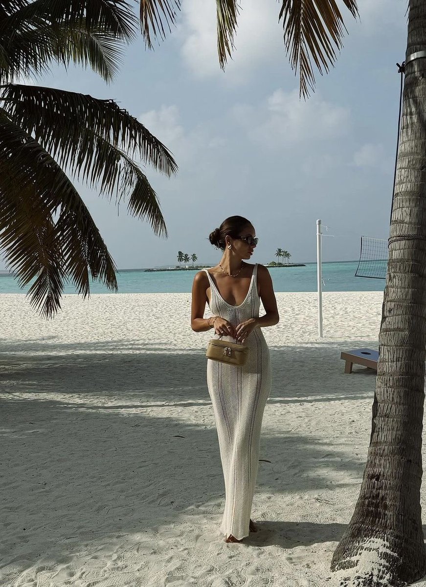 nyliava's tweet photo. mentally on the beach. https://t.co/A15HU2Br0T