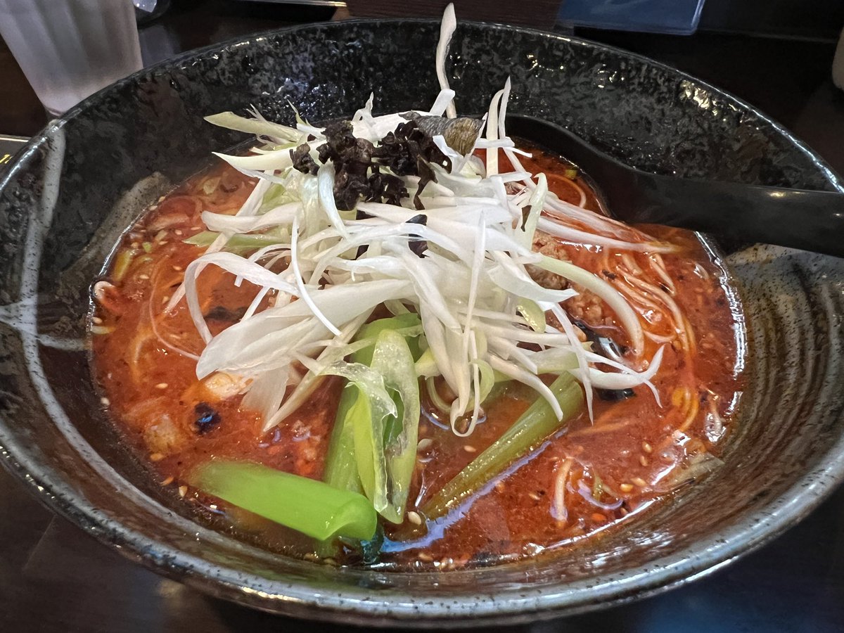 atkos53's tweet photo. 焼鳥 月
京急富岡
鶏担々麺

お昼のあげ忘れてました
汗が止まらなくなる気がしたが担々麺を
美味しかった
ごちそうさまでした。 https://t.co/7ztNdHP4Xp