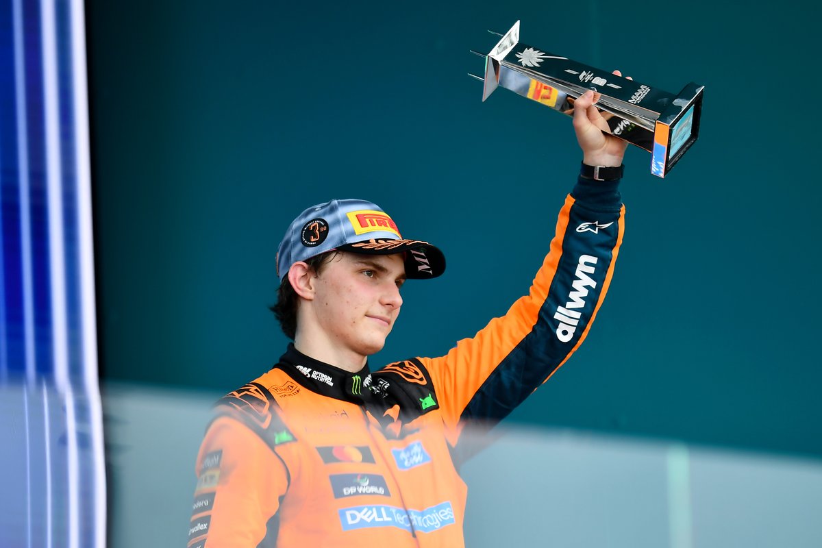 FxProGlobal's tweet photo. Exactly at the halfway point between the Miami GP and the Canadian GP 🏁

We’re keeping the momentum going and cheering on our amazing partner @McLarenF1  with some race highlights from Miami, where @LandoNorris  won the Sprint, and both Norris and @OscarPiastri  secured podium positions in the race 🧡🔥

#FxPro #McLaren #NeverStopRacing