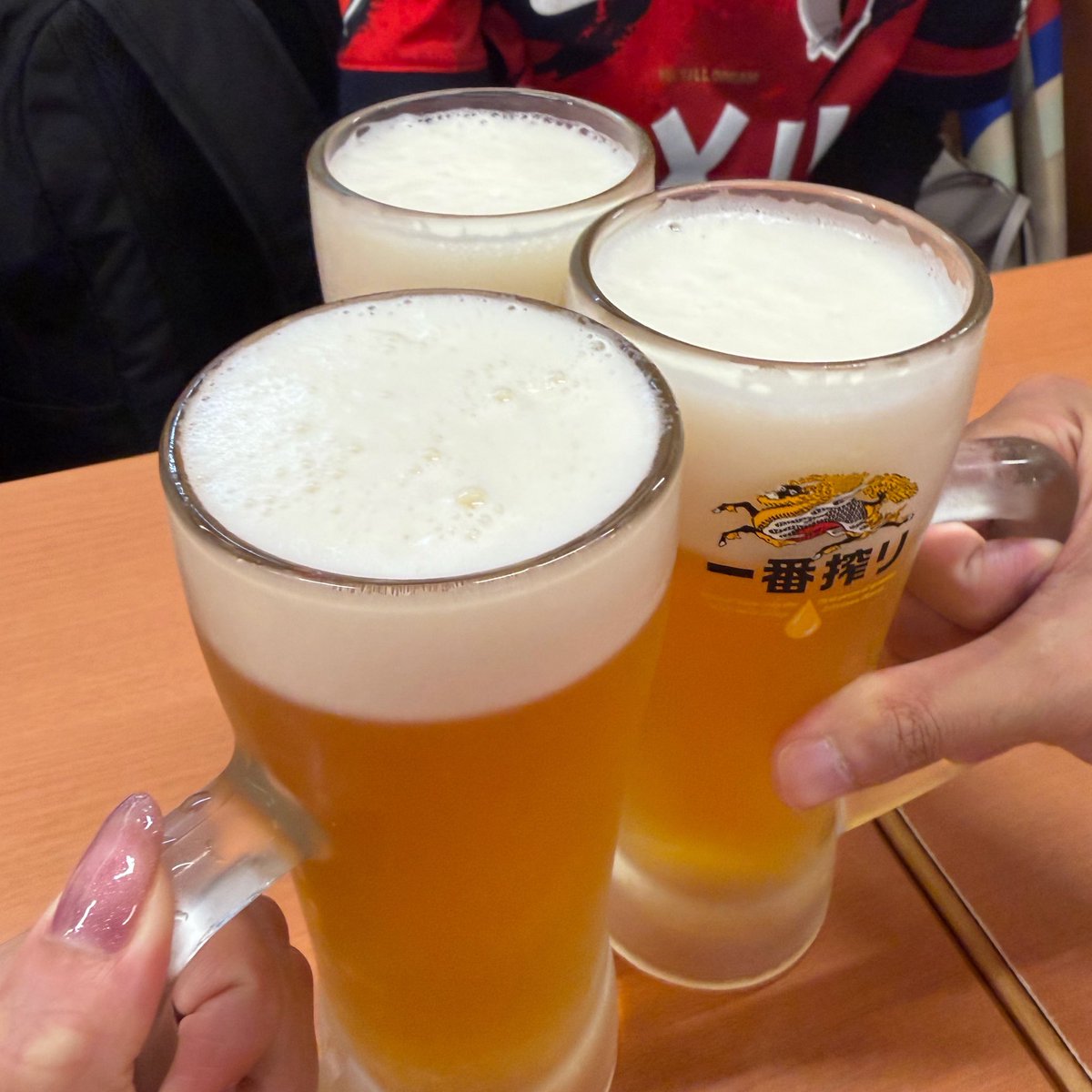 msyrk2's tweet photo. とっても幸せ！！！頂点に立つってとっても幸せ！！！でもEAST優勝じゃ喜びきれない鹿島サポが、ゴール裏が、一番好き！！！かっこいい！！！目指すべきはいつだって本当の頂点しかない💪
･･･なんて語りながら、この時間までたらふくビール���ませていただきました。#酒豪の集まり https://t.co/7dFbyB76t6
