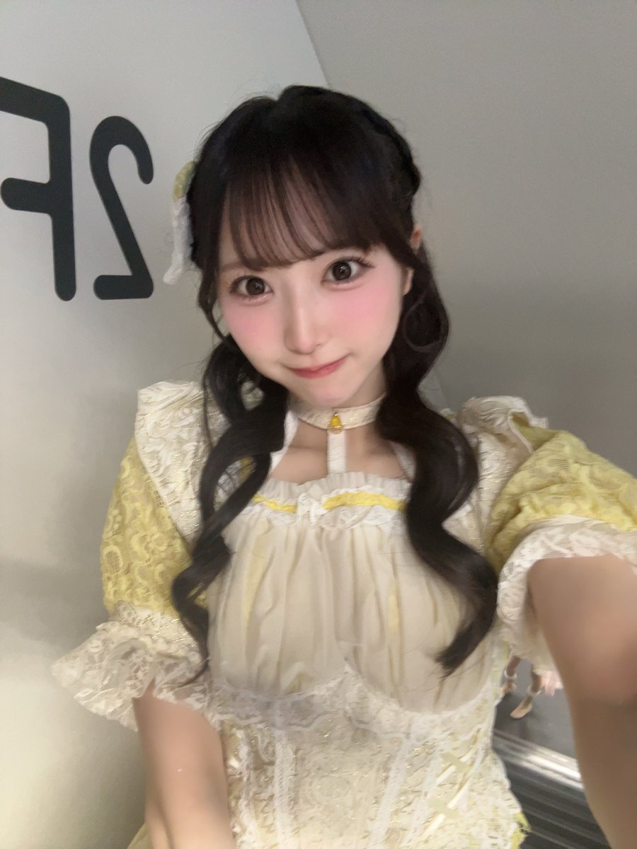 kurumi_swdp's tweet photo. #SwitchDrop デビューライブありがとうございました！

ステージから見えた景色がきらきらしていて、感動しました😭

今日来てくれたあなたのおかげで、最高のスタートを切れました！すいっぷを見つけてくれて本当にありがとう😭 応援電波も届いたよ♡

これからたくさん思い出作っていきましょう！ https://t.co/x9UsDH7wCM