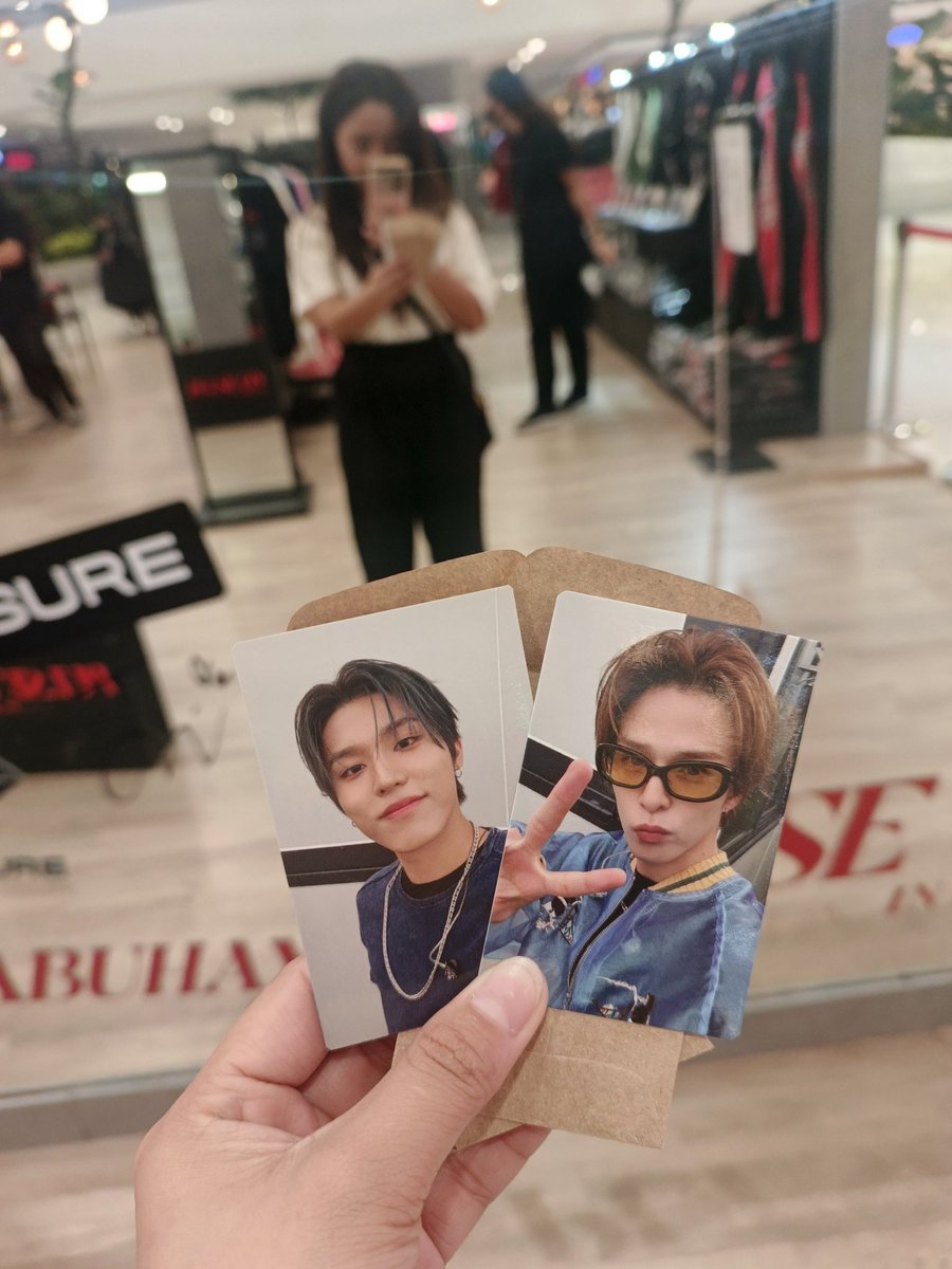 jaesahismine's tweet photo. Finally asahi 

#TREASURE #PULSE_ON #PULSE_ON_POPUP_MANILA
#트레저 #MallOfAsia #PULSE_ON_POPUP_PH https://t.co/wIS3oba6Qv