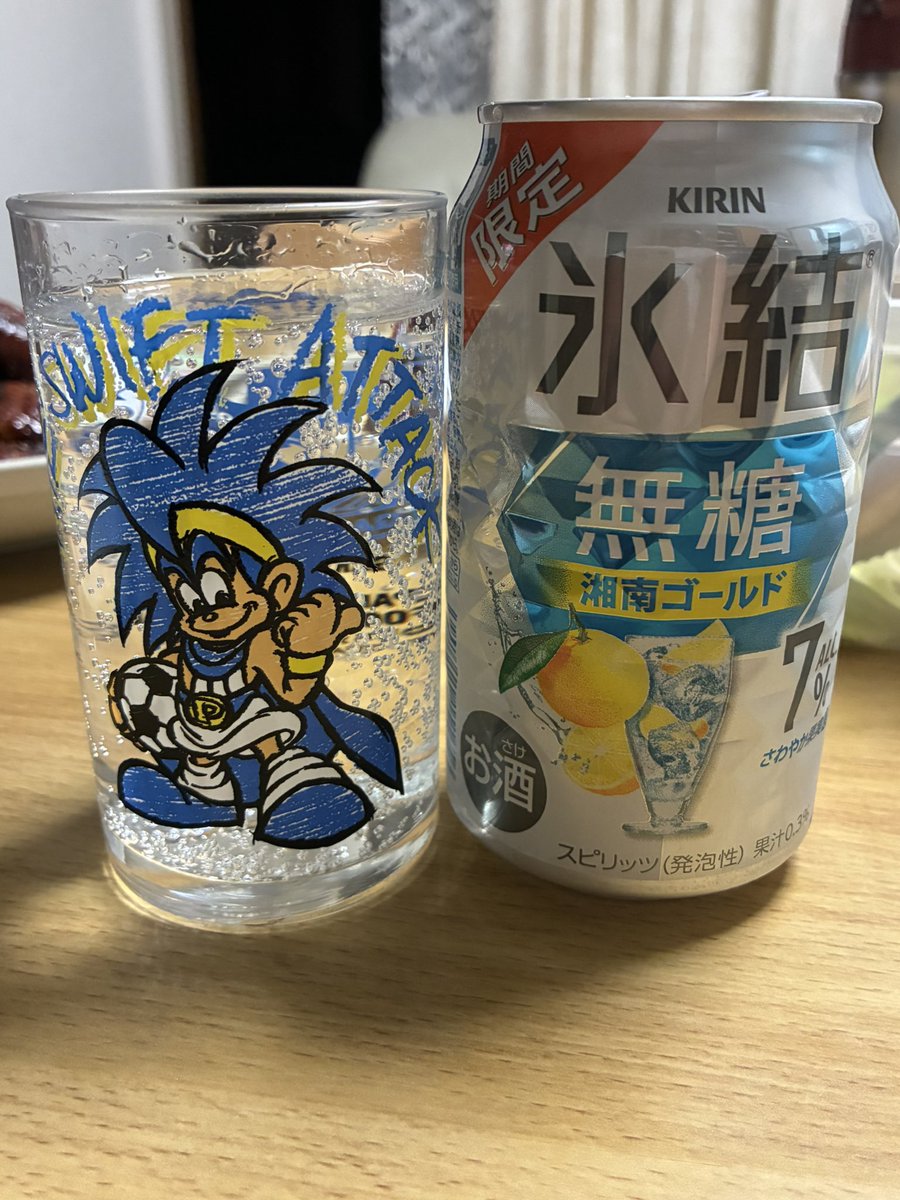 ☆ROZE☆　食品サンプル　氷結缶　持ち上げハイボール 祝🎊優勝🏆 本日の祝杯はコチラ🥂 氷結無糖湘南ゴールドであります