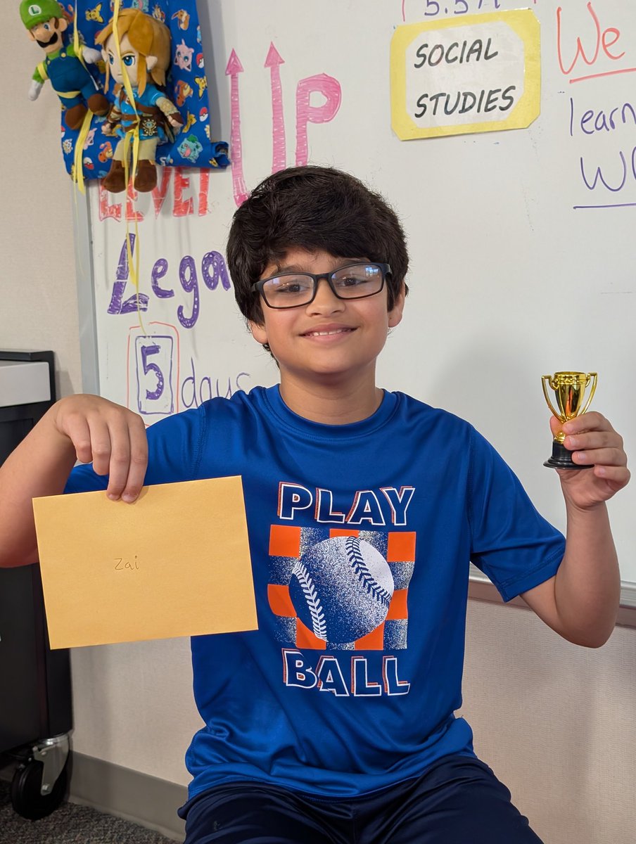 MrsMortonDCMS's tweet photo. Homeroom... Way to go! Shining the spotlight on my brilliant readers for MAP growth. The class achieved 87%. @CSE_Chameleons @AP_JennyBartels @DrAprudhomme @ChollyOglesby https://t.co/NWCjSBww2a