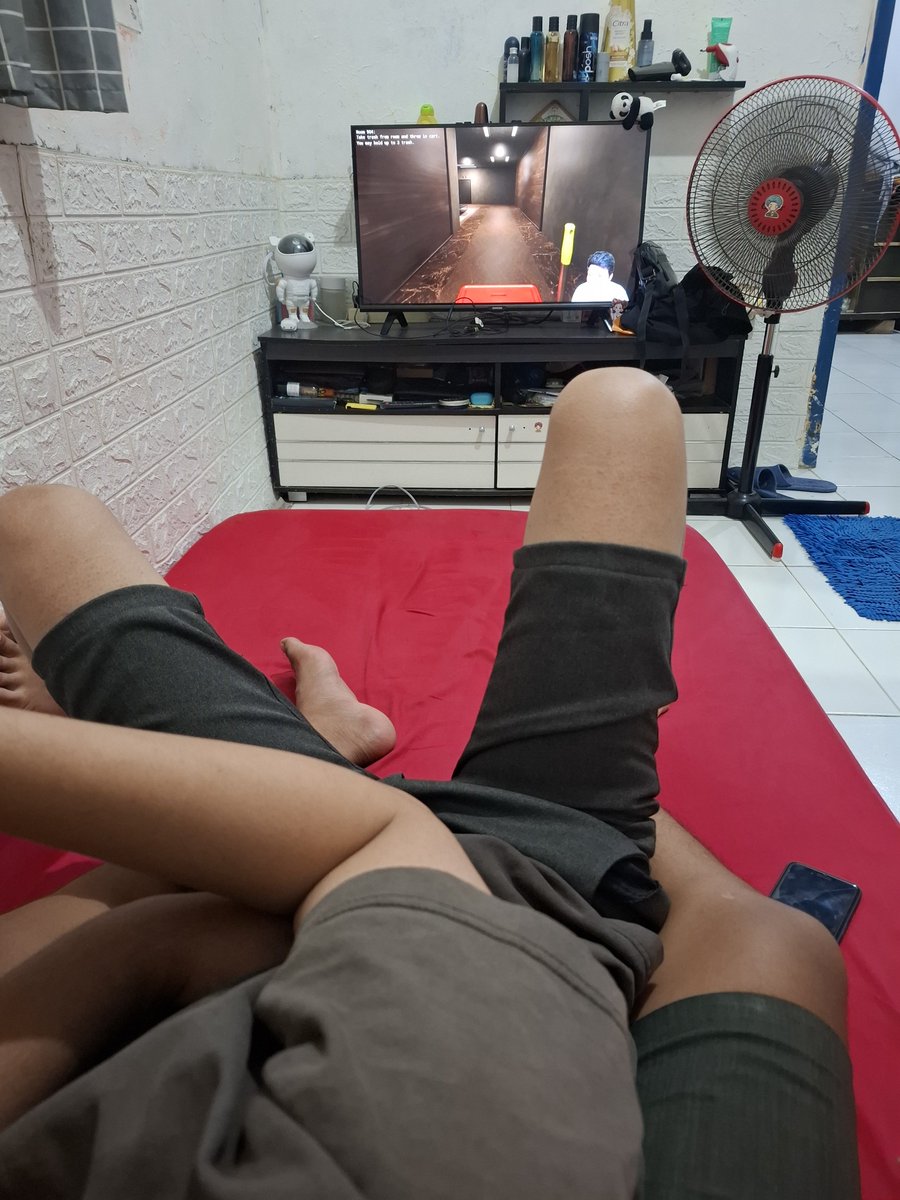 masbiruuu's tweet photo. Absen dulu bang, kata ilham. https://t.co/sbLLl3p1pa