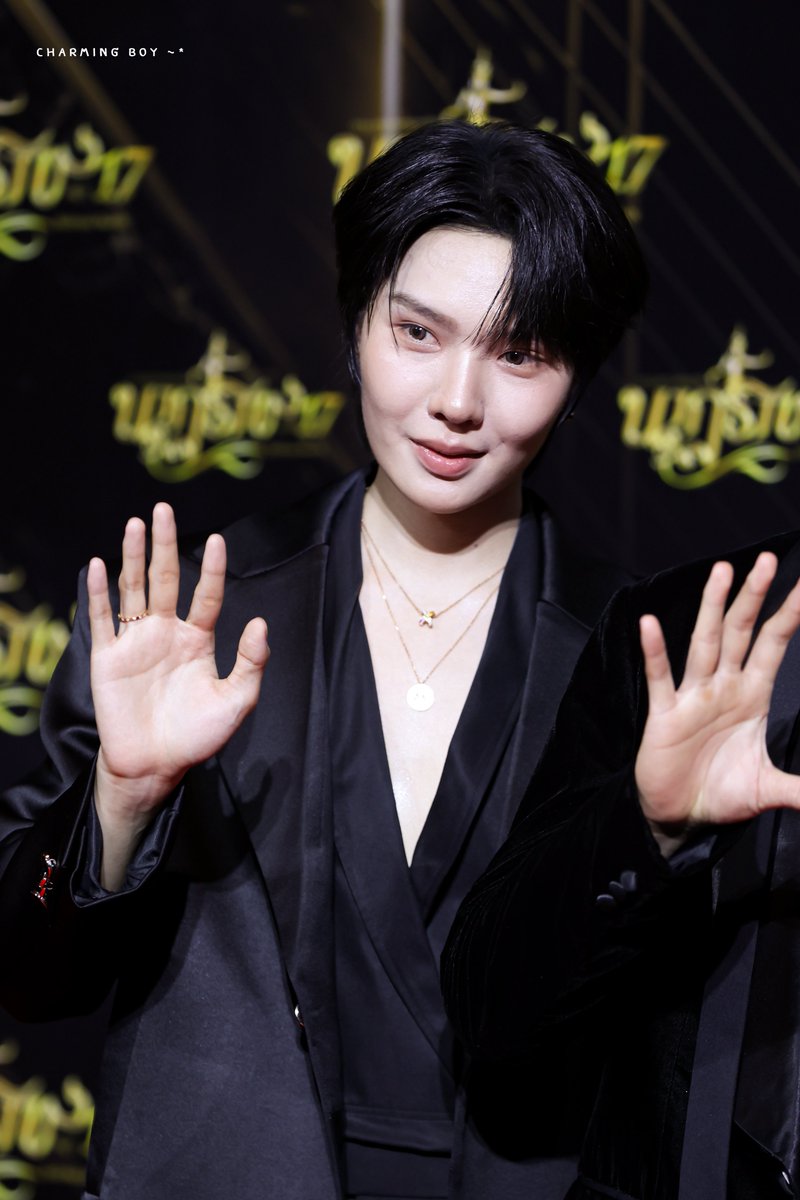𝙘𝙝𝙖𝙧𝙢𝙞𝙣𝙜 𝙗𝙤𝙮 ♡︎ tweet media