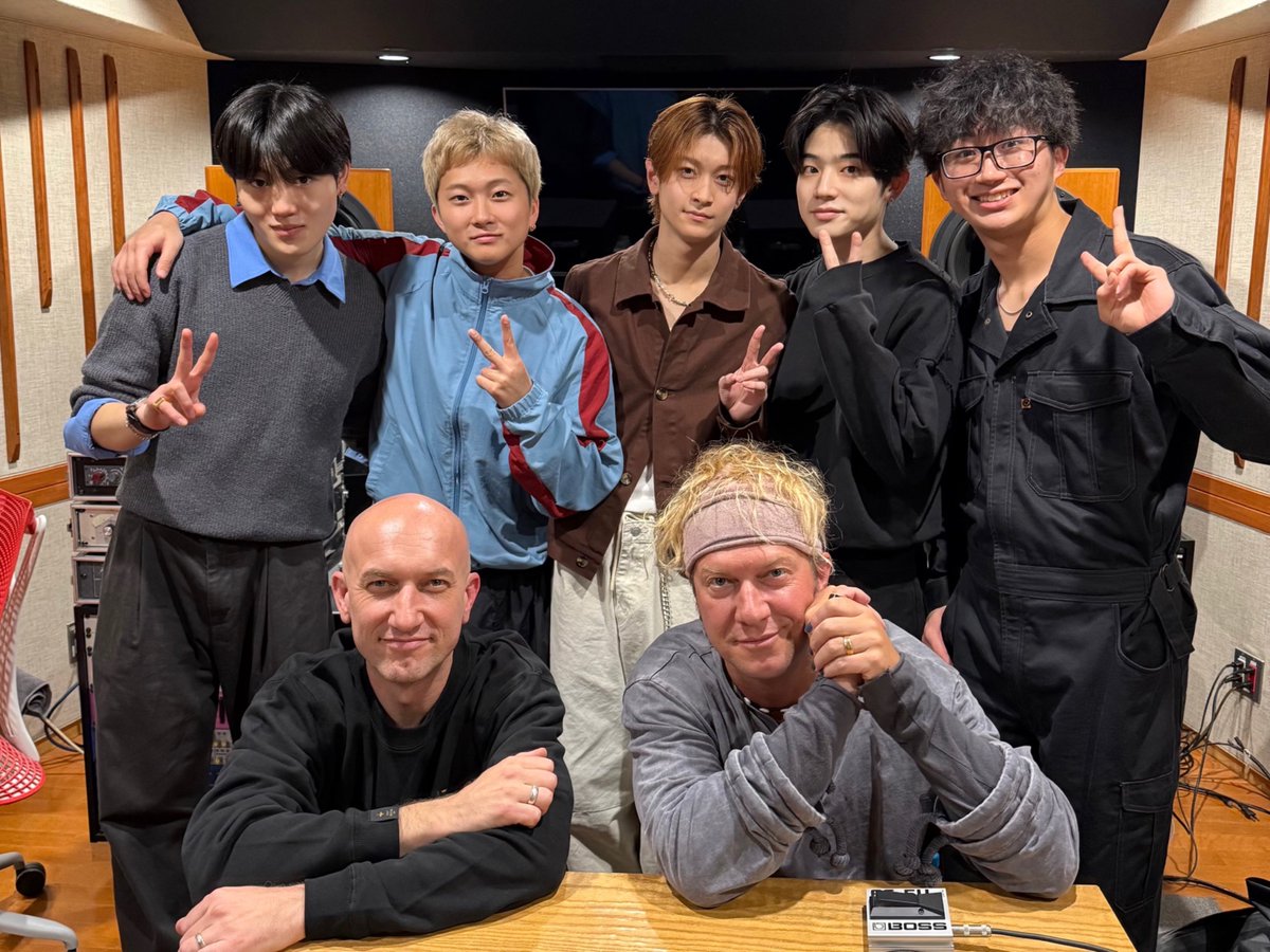 unlock_vocal's tweet photo. [📸]

2026.4.1 Release
Debut Single " 𝐅𝐥𝐚𝐬𝐡𝐥𝐢𝐠𝐡𝐭 "

- TYPE B -
M1. Flashlight
M2. Coming Back

Recording offshots.🎙️

#Flashlight
#ComingBack
#unløck
@mm_official_ 
@BlaisePlant 
@MaynardPlant https://t.co/MVhC7aVzzU