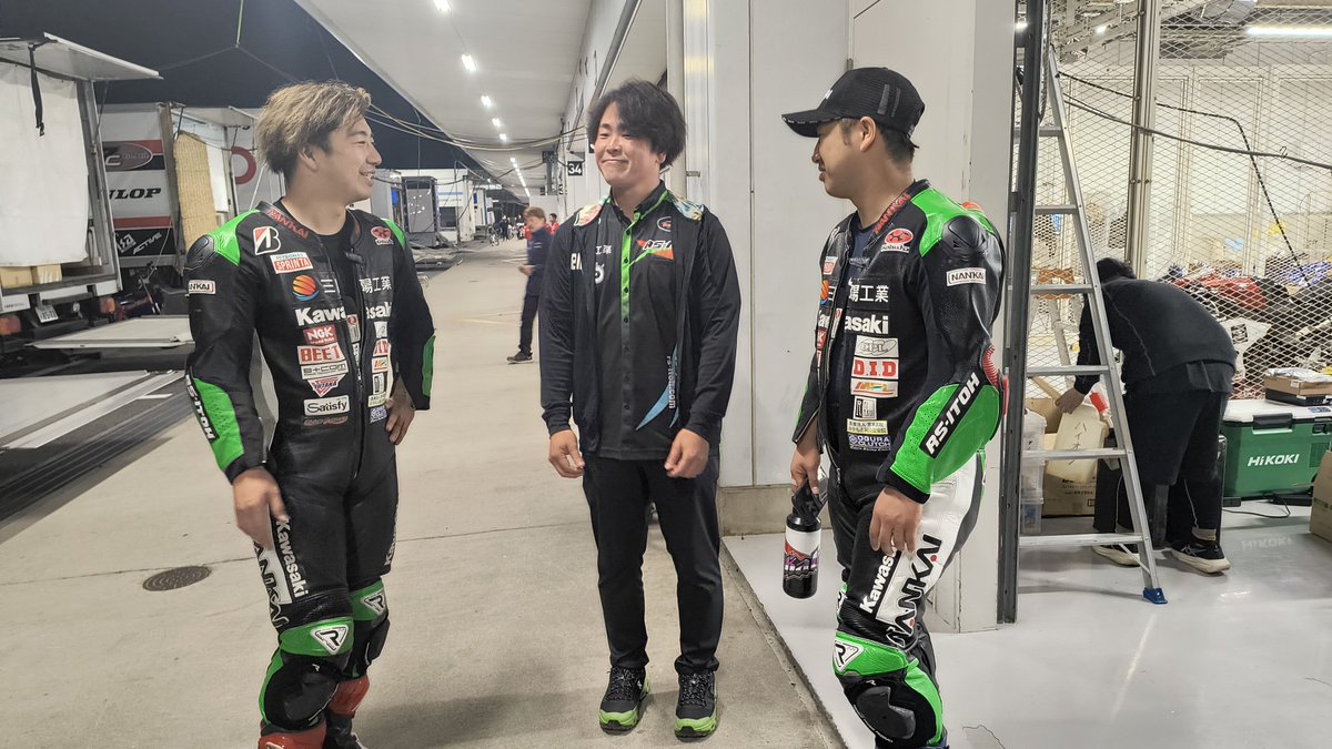 like_smile0e0's tweet photo. 今年の鈴鹿8耐に参戦するKawasakiチームを紹介するぜ!(ゼッケン順)
-EWCクラス-
#11 #KWT
#23 #krp三陽工業andrsitoh
-SSTクラス-
#38 #TEAM38
#64 #カワサキプラザ
#鈴鹿8耐 #Kawasaki8H #Kawasaki https://t.co/Oqok36rq1h