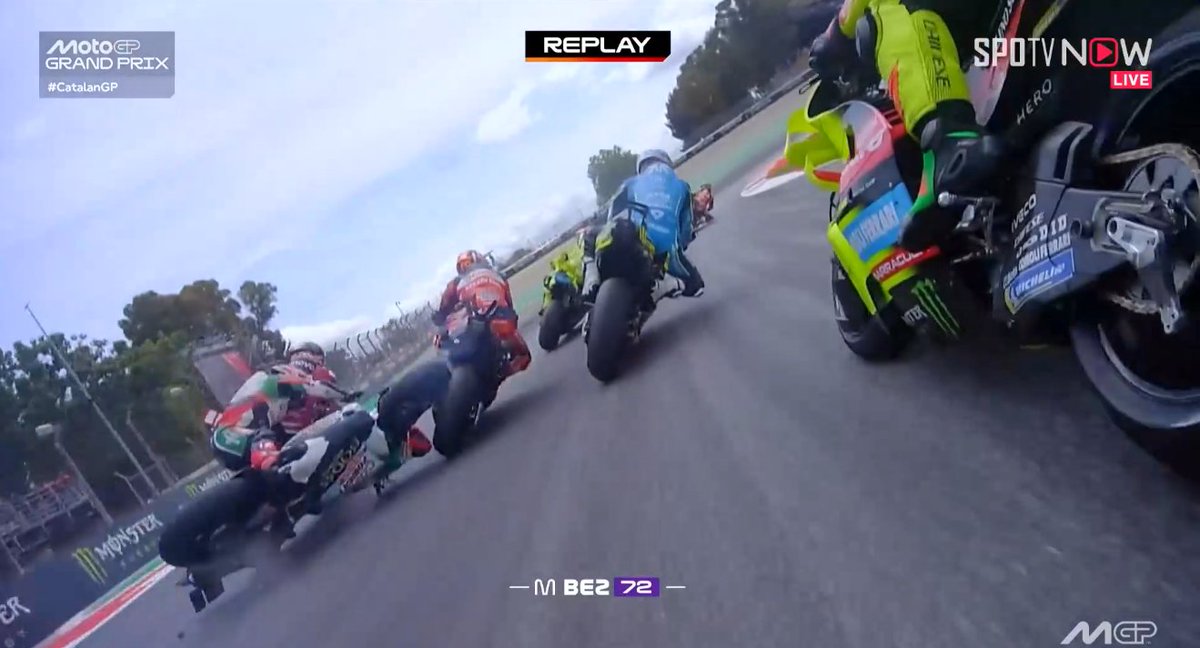 motomainly's tweet photo. Bermula dari Zarco yang tidak sengaja menabrak Marini. Saat Zarco crash, mengenai Pecco yang ada di sisi luar. #CatalanGP https://t.co/WW5lgfpaeN