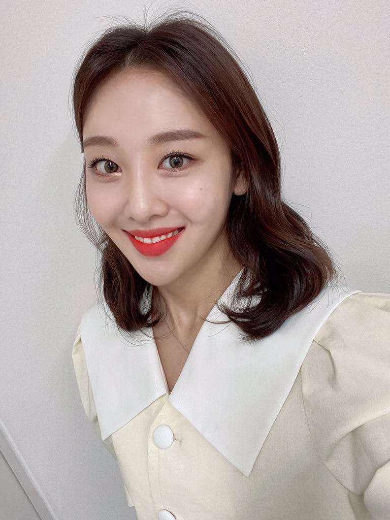 Loona Selca Bot ✨ tweet media