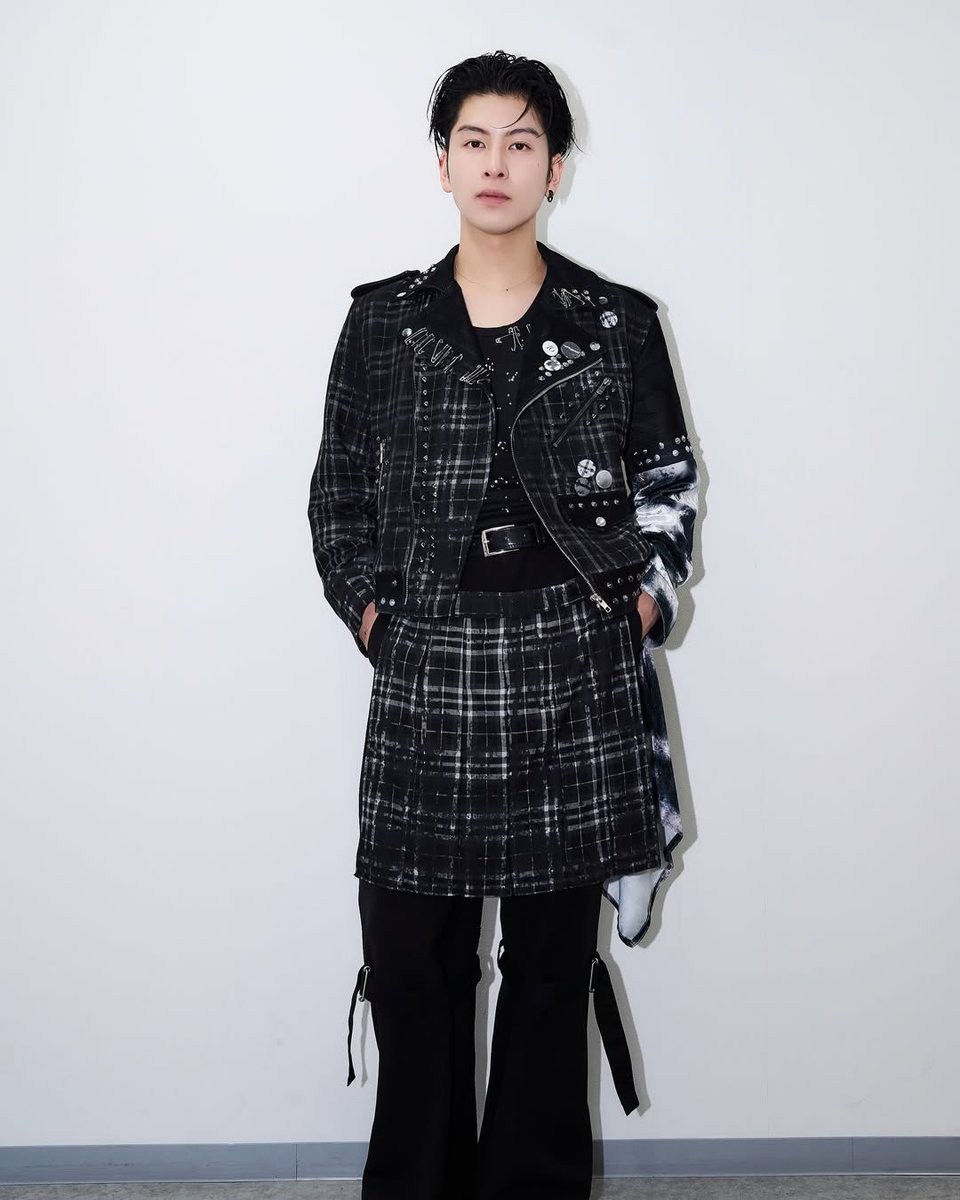 【出回り無し】長谷川慎 クッション fears 背面 後ろ姿 レア シクレ ASIA STAR ENTERTAINER AWARDS 2026」 メンバー写真④ #ASEA2026