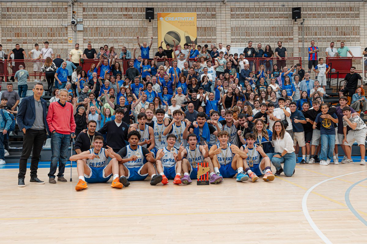 FCBQ's tweet photo. 🏆 Títol de CAMPIÓ de Catalunya Júnior Masculí Interterritorial per a l'amfitrió @CBPrat que ha superat a la pròrroga (80-81) el @cbblanes en la final. Completa el podi el @masbol1935 en vèncer el @cbsalt (75-90). Felicitats!

➡️ https://t.co/NSV2yFp6Ig
📊 https://t.co/DbgVniaITV https://t.co/0f483N1C7q