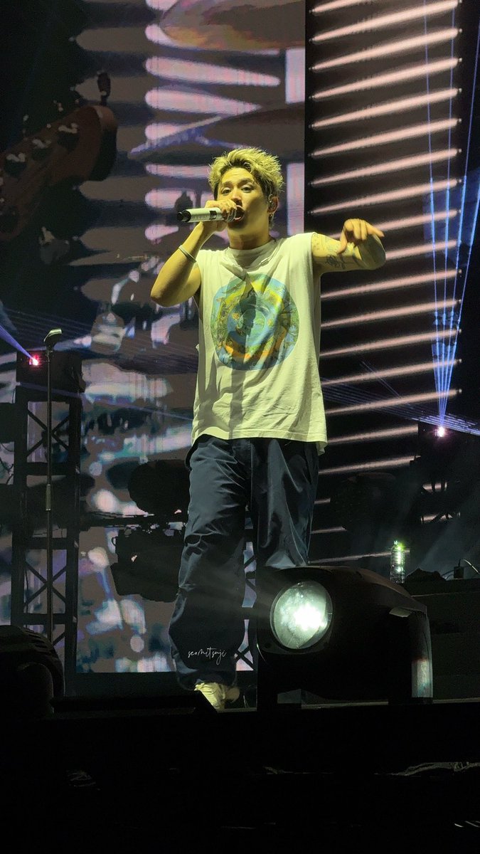 seomitsuji's tweet photo. [160526] OOR Detox in Jakarta
Morita Takahiro (森田貴寛)

#OOR #OneOkRock #OORDetox #OORInJakarta #Taka https://t.co/vzHwMqGF70