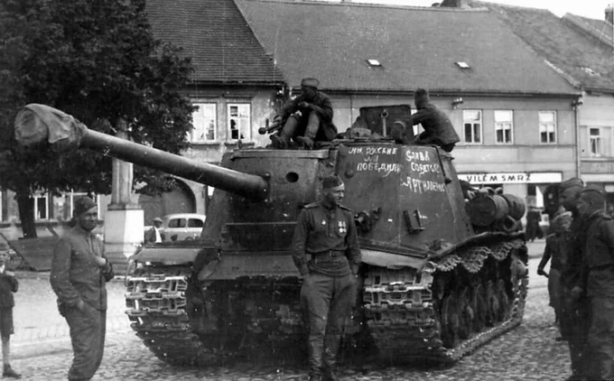 Tank Archives tweet media