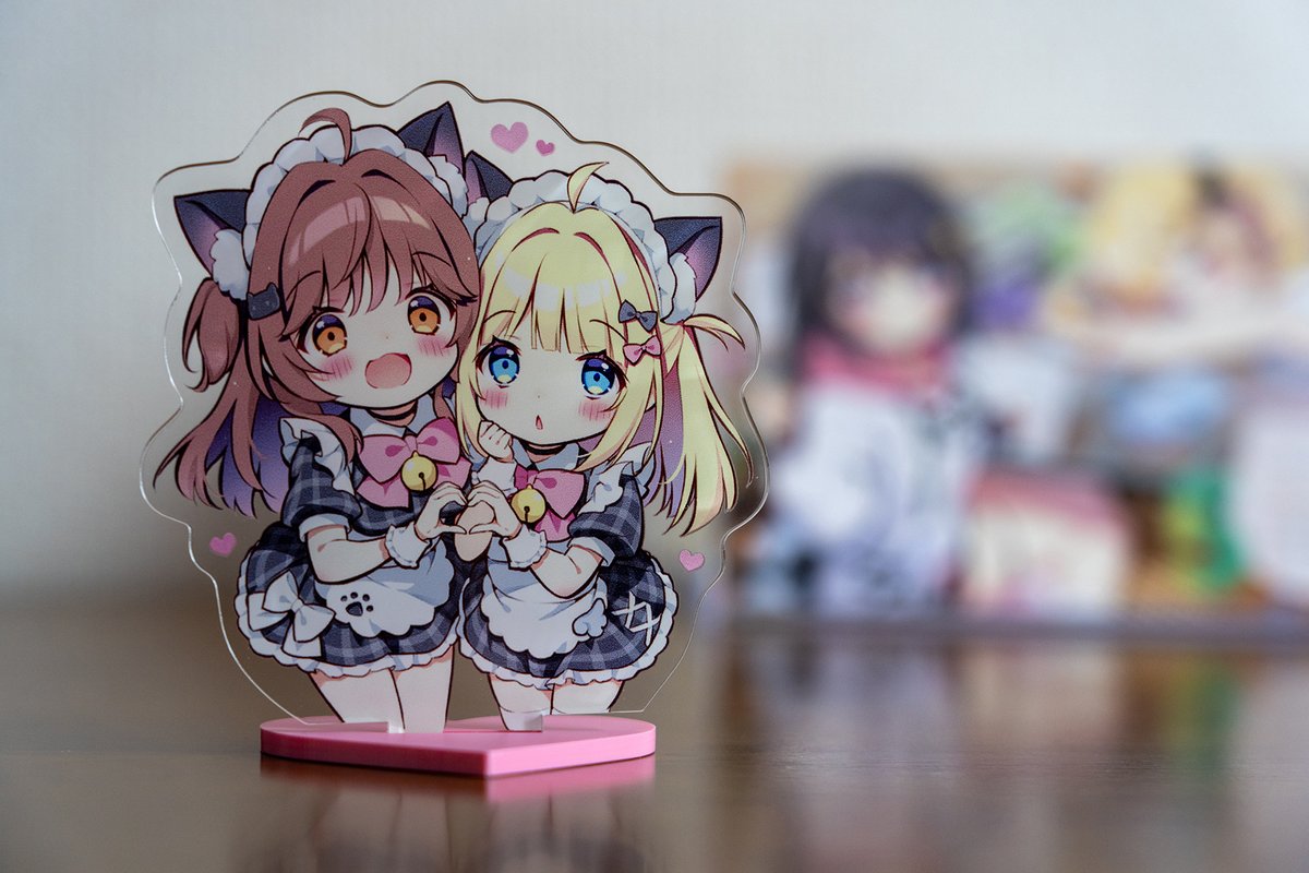 lossa_MK2's tweet photo. @panno_mimi 遅ればせながら、FANBOXの継続特典もありがとうございます〜
このフリル水着、デザインがとっても可愛くてゆうりちゃんによく似合っています！
足元のクロちゃんもなんともキュート🐧
新シリーズの水着デートシチュ、今後も楽しみです...！
アクキーにアクスタもありがとうございます🙌 https://t.co/bSscw0nYVh