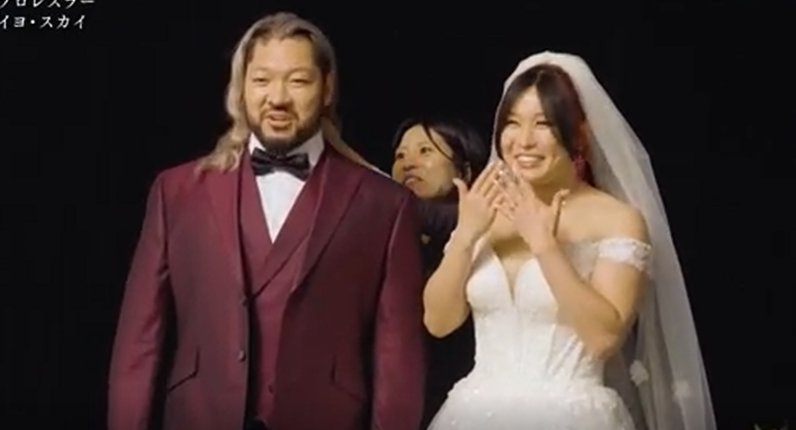 IyosEra's tweet photo. IYO in a wedding dress. WOW https://t.co/EZ24tbGX3R