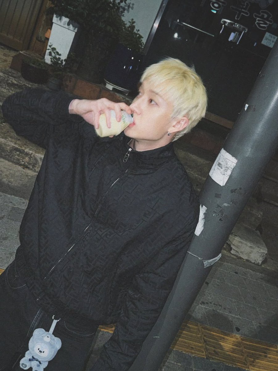 크리스 tweet media