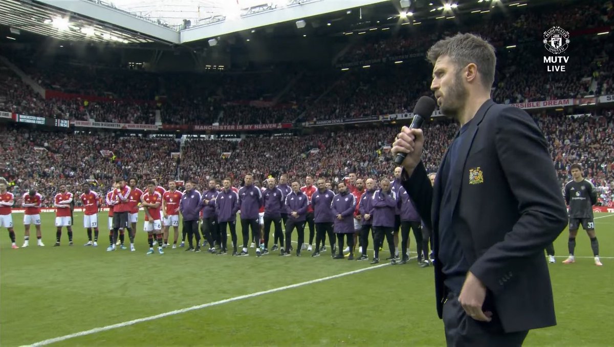 theplutooboy's tweet photo. last game of this season at old trafford. nangis ga lu pada😭 https://t.co/EyBTGQAsTG