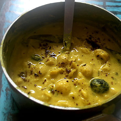 steamingpot's tweet photo. Not every great curry needs tomatoes or cream.
This Dahi Chhole uses yogurt for a rich, lightly tangy gravy that goes perfectly with rice or rotis. 

https://t.co/5v14QeQFA5 

#ChickpeaRecipes #NoOnionNoGarlic https://t.co/uN4YHl52Ko