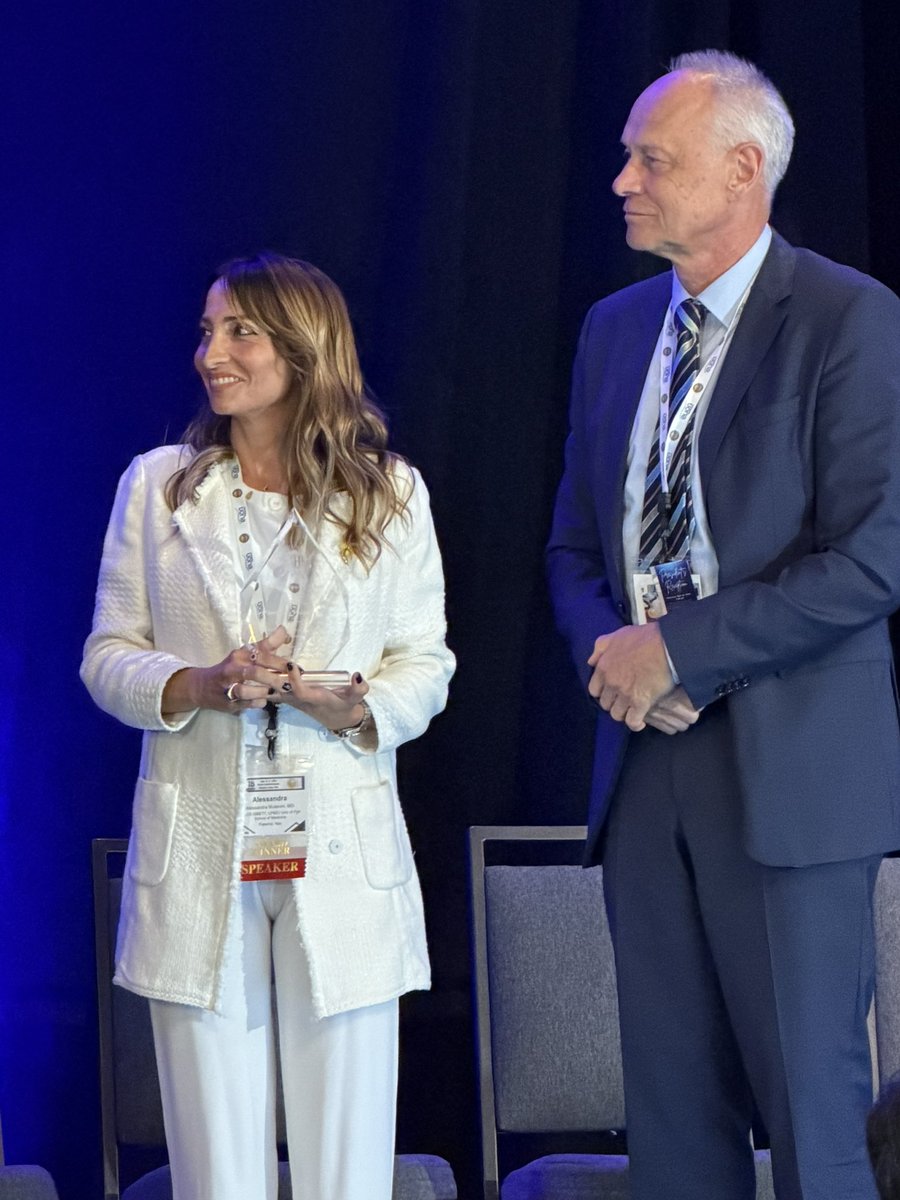 MichaelGIsonMD's tweet photo. Congratulations @mularoni for winning the @IchsGlobal Clinical Virology Award in recognition of her research transforming management of donor-derived HHV8! https://t.co/cexgpVOSy4