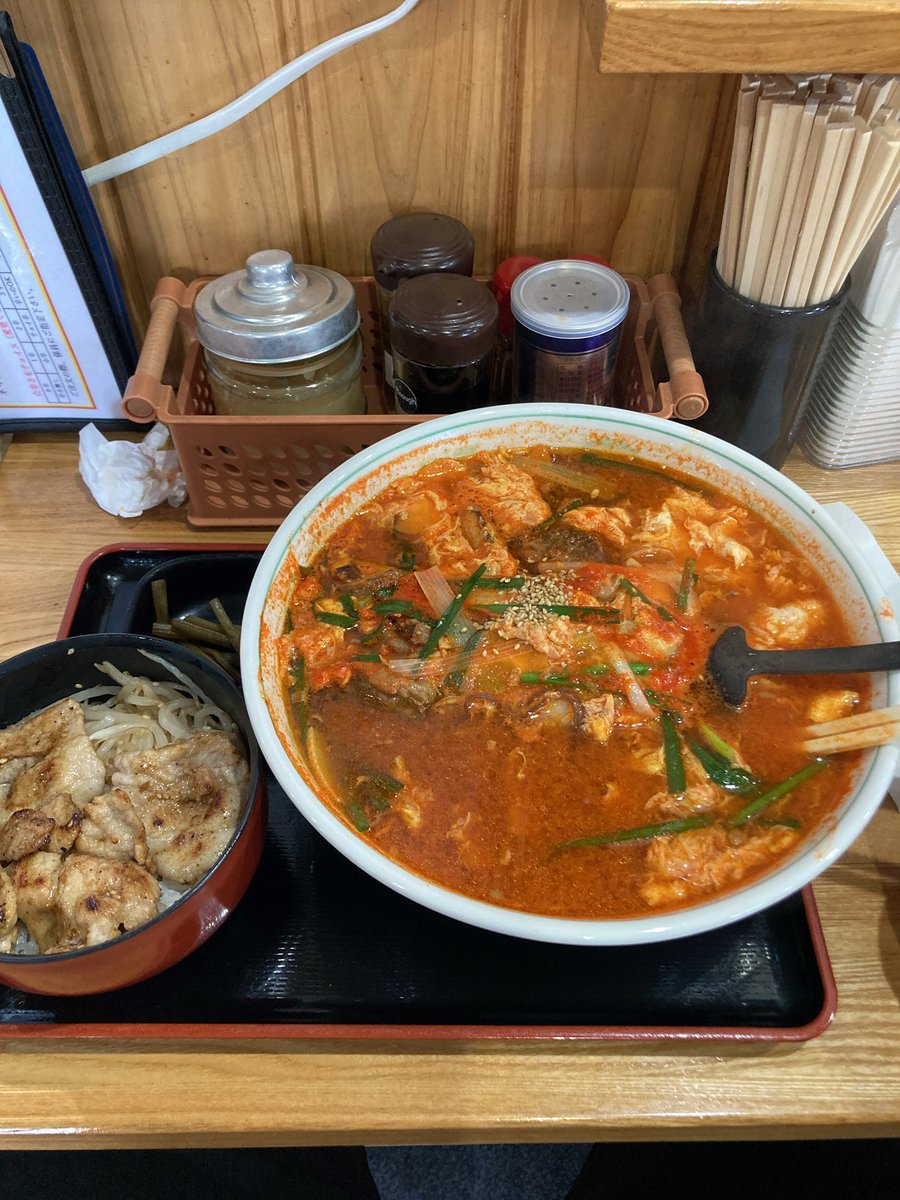 カニ tweet media