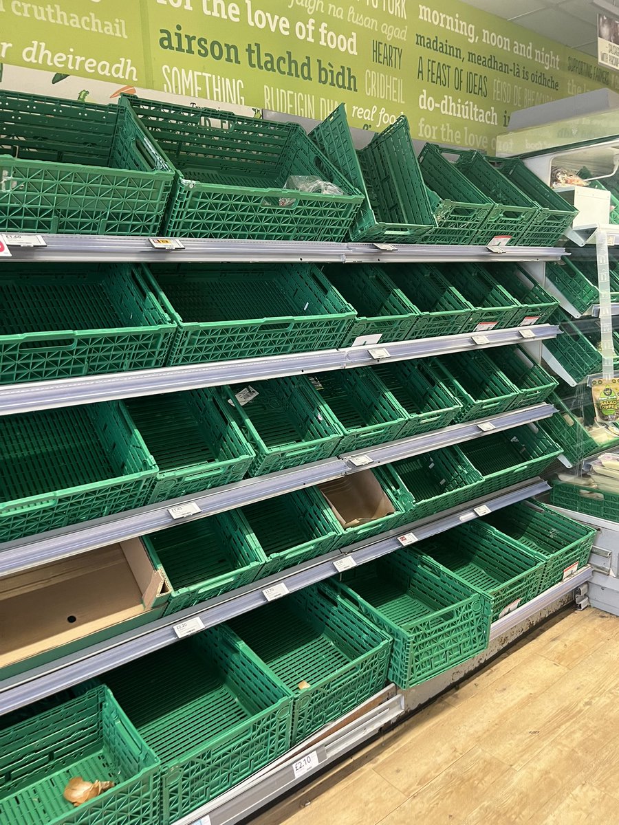 AvantTraveller's tweet photo. Hi @coopuk, can you send some fresh fruit and vegetables to your Bowmore shop (PA43 7JN) asap please? Shelves have been like this for about a week now, and I don’t want to get scurvy 👀 https://t.co/fHdUf44Bs7