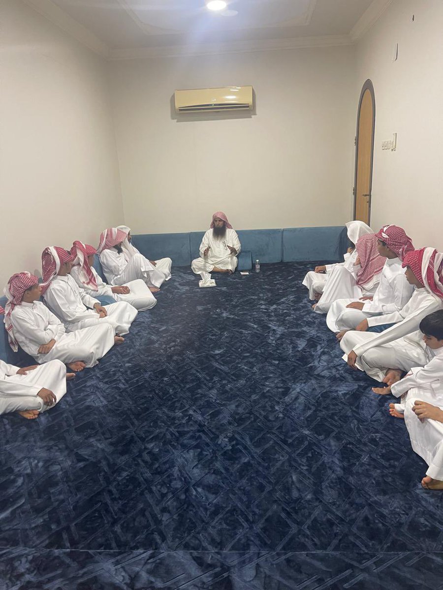 rhyme_dawah's tweet photo. شكر وتقدير
يتقدم رئيس وأعضاء مجلس إدارة جمعية الدعوة بالرايم بجزيل الشكر بعد شكر الله تعالى لفضيلة الشيخ/عبد الله بن علي الخثعمي على تقديم برنامجه الدعوي الليلة الأحد ٣٠/ ١١ سائلين الله أن يجعل ذلك في موازين حسناته وينفع بعلمه.
والشكر موصولاً لكل من حضر وكل من دعم برامج الجمعية. https://t.co/2kXDSu13Yh