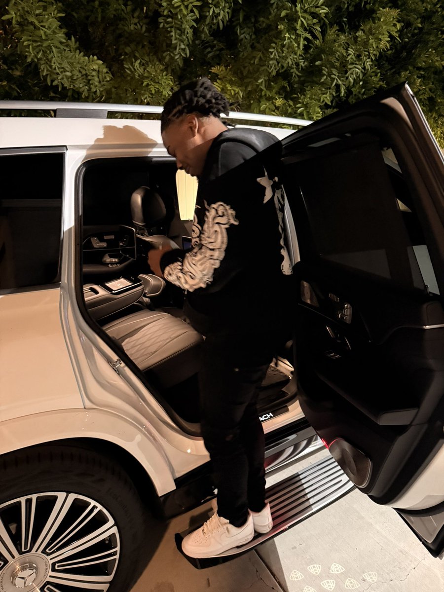 youngindakidd's tweet photo. KEEP THAT B*TCH GANG LIVE YO DREAMS 💎 https://t.co/vX8EDNuC1r
