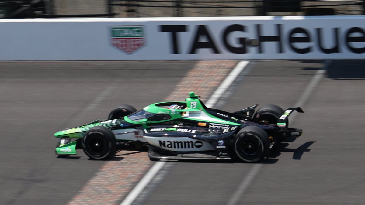StealthPhotog's tweet photo. Qualifying #AcrosstheBricks @IMS @IndyCar #IMS #IndyCar #INDY500 starting 33rd @sting_ray_robb 32nd @jacobabelracing 31st @hauger_dennis 30th @GrahamRahal @juncoshollinger @ABLEMotorsports @DaleCoyneRacing @RLLracing @ApexIndyCar https://t.co/gSNq2gkXpv
