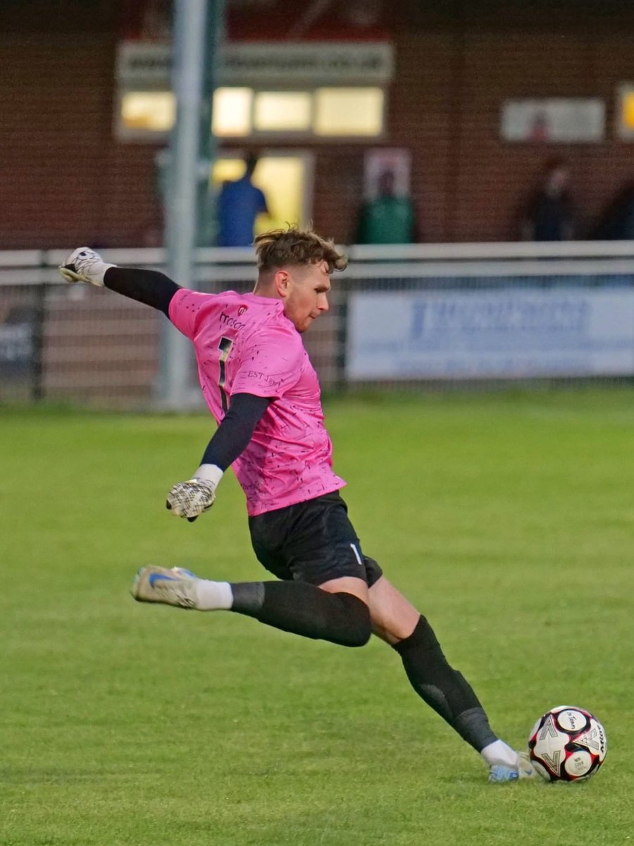 joe_potter45's tweet photo. 25/26 🧤 https://t.co/elG7EDU1on