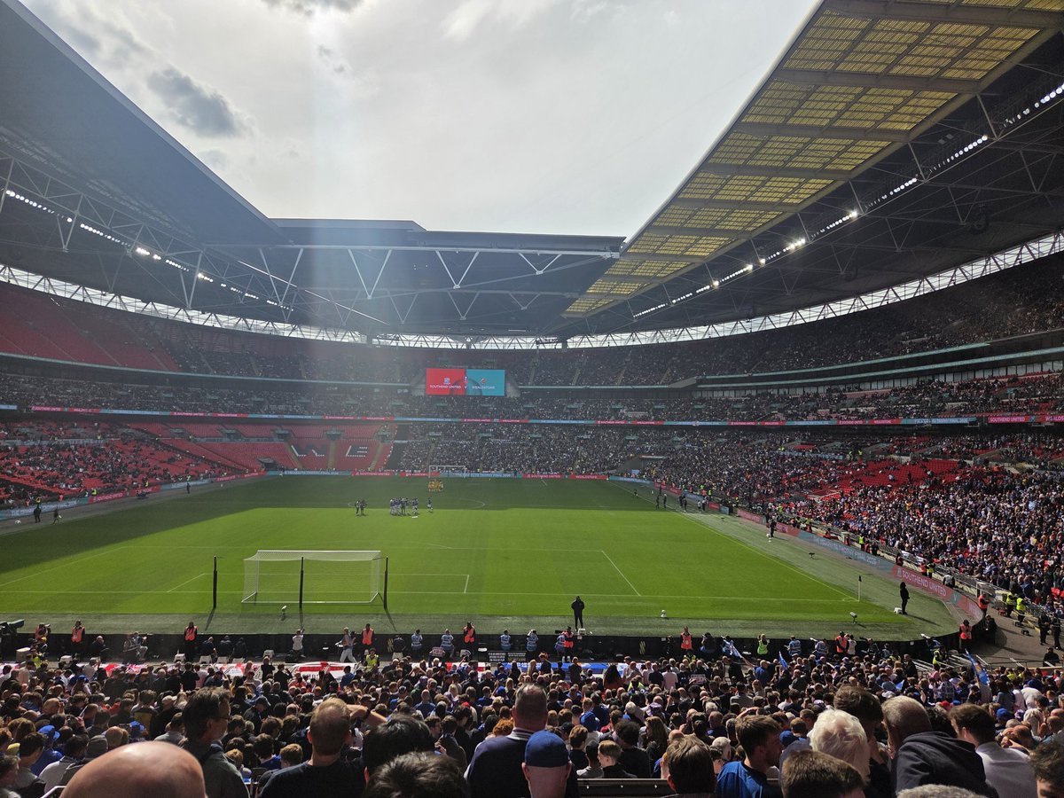76PC's tweet photo. Wembley away #FAT #UTS #stonesontour https://t.co/plRlRGgxCT