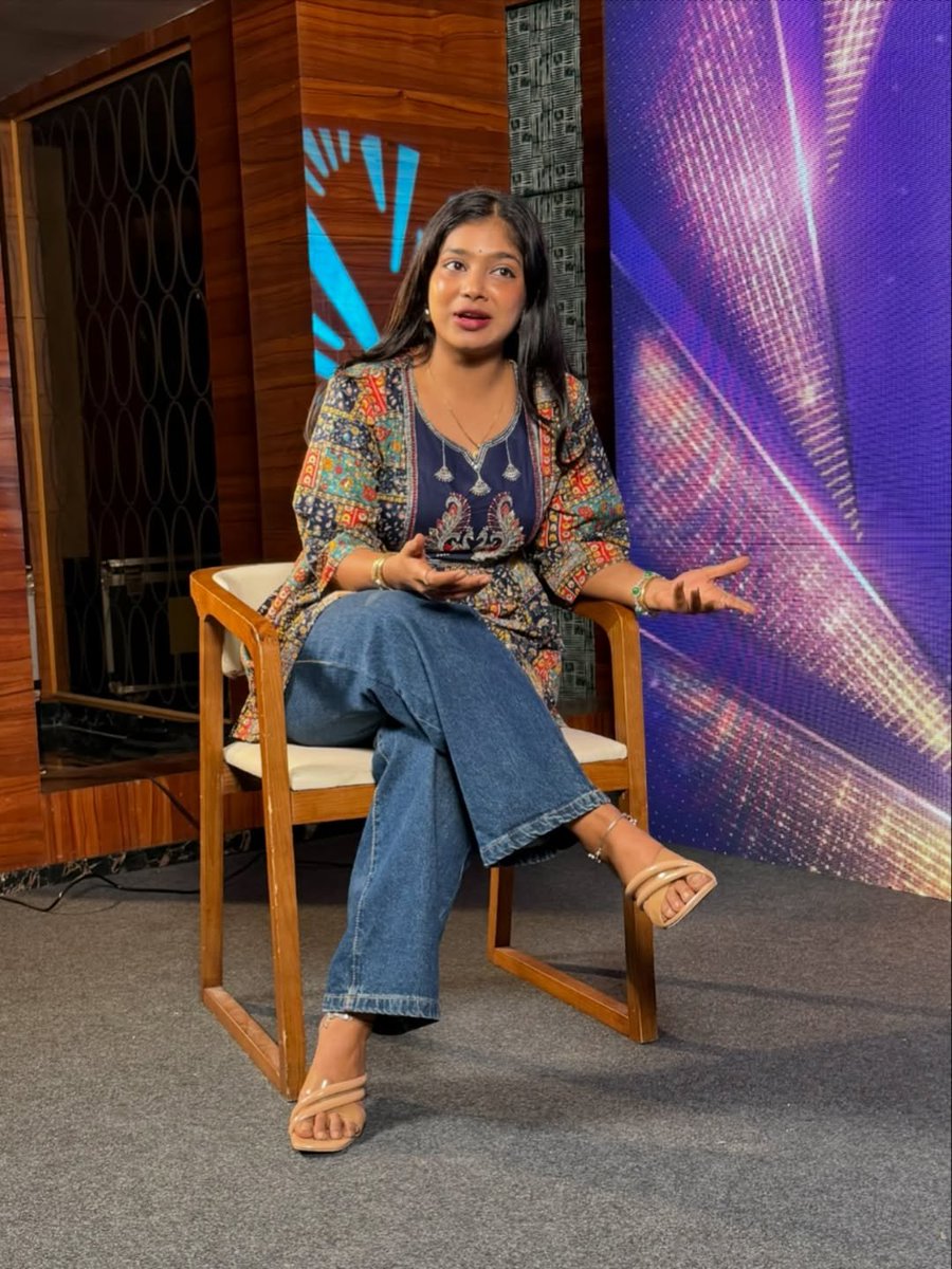 VecnaThings's tweet photo. Once a Journalist, 
Always a Journalist! ❤️🔥

#VJPaaru is back as an interviewer for Team 'Parimala and Co' 🎬

The film directed by Pandiraaj, stars Jayaraam, Urvashi &amp; Mysskin

Hoping for hear a similar good news soon 🥰

#VJParvathy #Showrunner 
#BiggBossTamil #BiggBossTamil9 https://t.co/DLmtgnDtRe