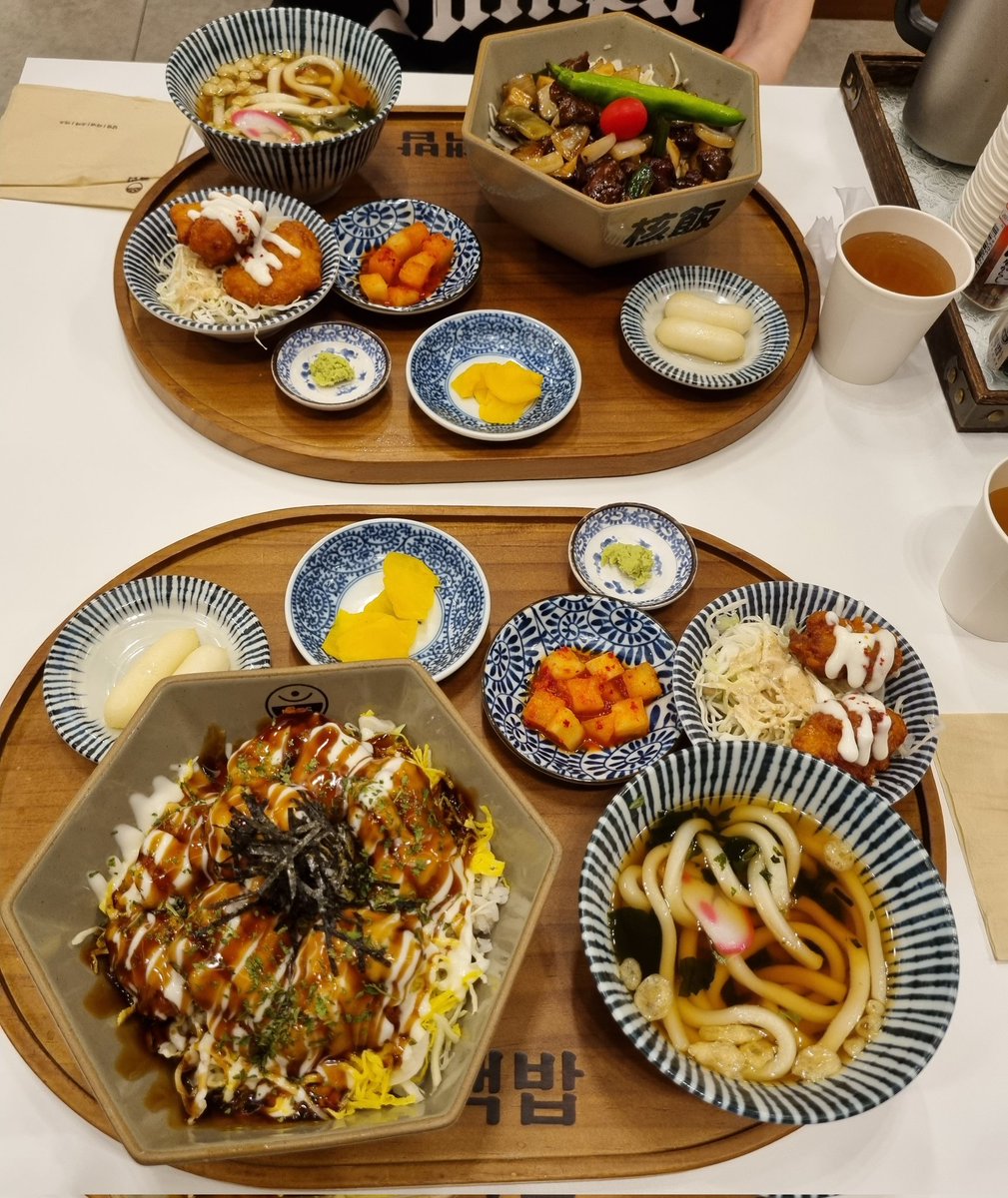 Solar_5930's tweet photo. 부산에서 잘 먹고 잘 놀다 가요😆 https://t.co/YkufCXokRg