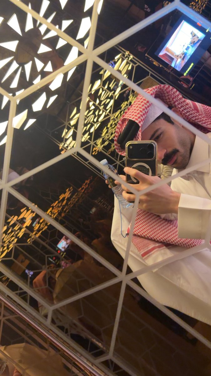 DiamondSpiriit's tweet photo. الأحد ���️ https://t.co/s16AUWrIX0