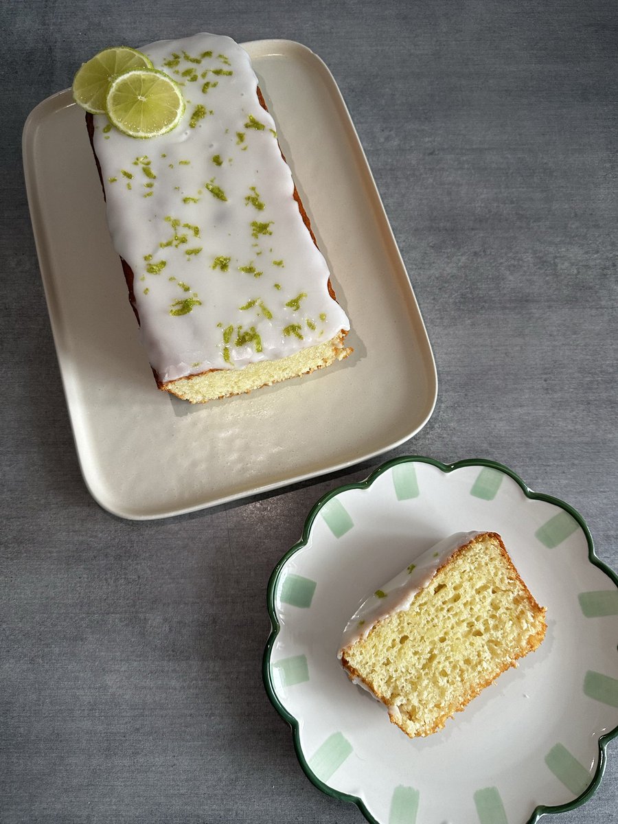 watashines's tweet photo. Goûter de luxe aujourd’hui : gâteau au citron vert et égo légèrement surdimensionné^^
Attention par contre : une part et vous risquez de tomber amoureuses de moi ET du dessert ☺️ https://t.co/xyZ2IEMqF9