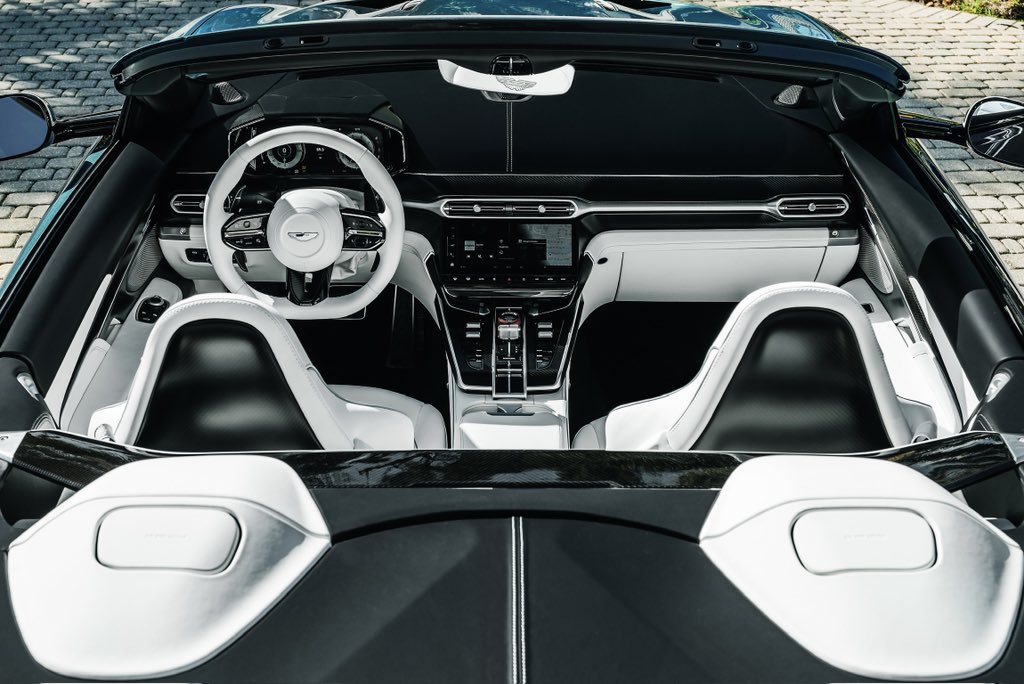 SpeedDemon250's tweet photo. #AstonMartin Vanquish Volante Wave Edition 

#SPDD3MN 😈 https://t.co/MIlVvxAN4N