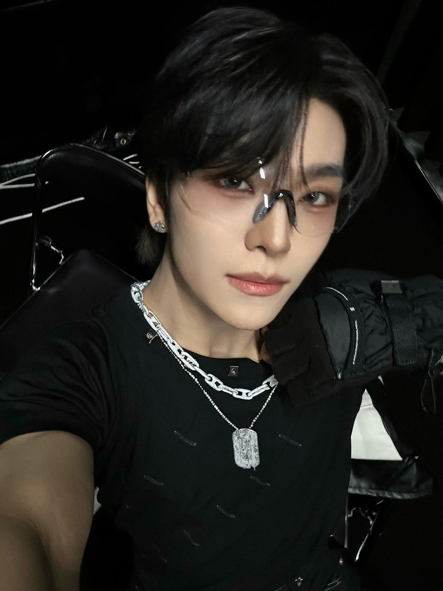 허씬롱 얼굴 tweet media