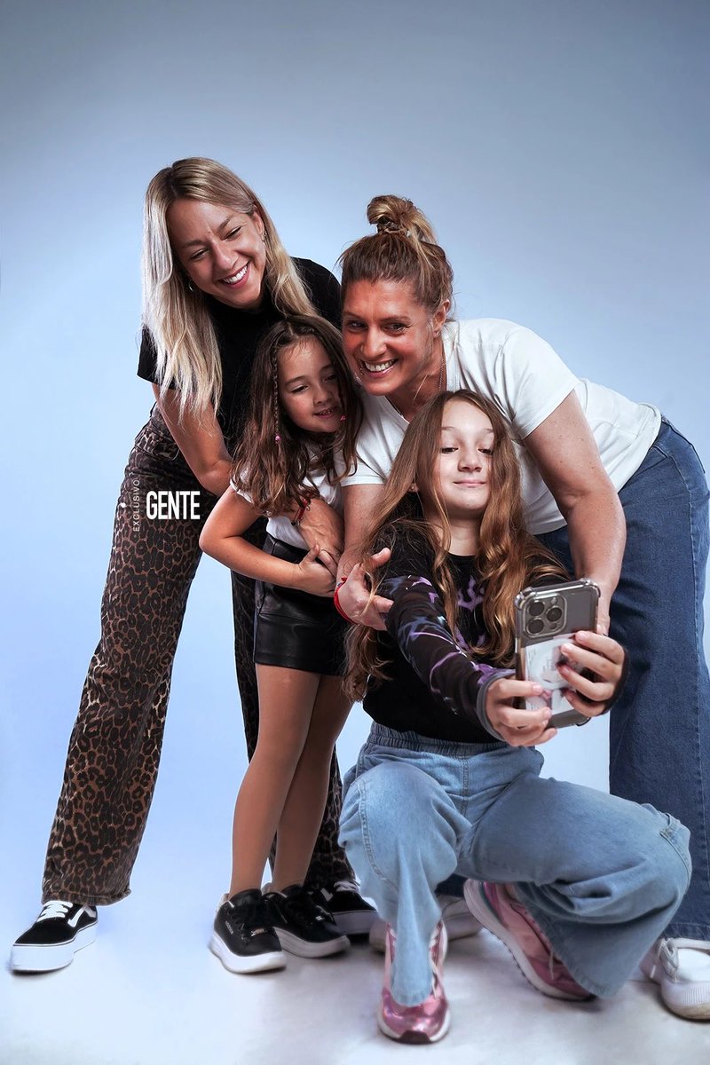 pamelavi's tweet photo. Argentina, primer país de Latinoamérica en aprobar el Matrimonio Igualitario. La única ley que votó Néstor como diputado, una de las más hermosas de nuestra democracia. Gracias @CFKArgentina, madrina de nuestro amor. Esta familia te ama ❤️🏳️‍🌈 #LGBT https://t.co/J9TzFfAkBH