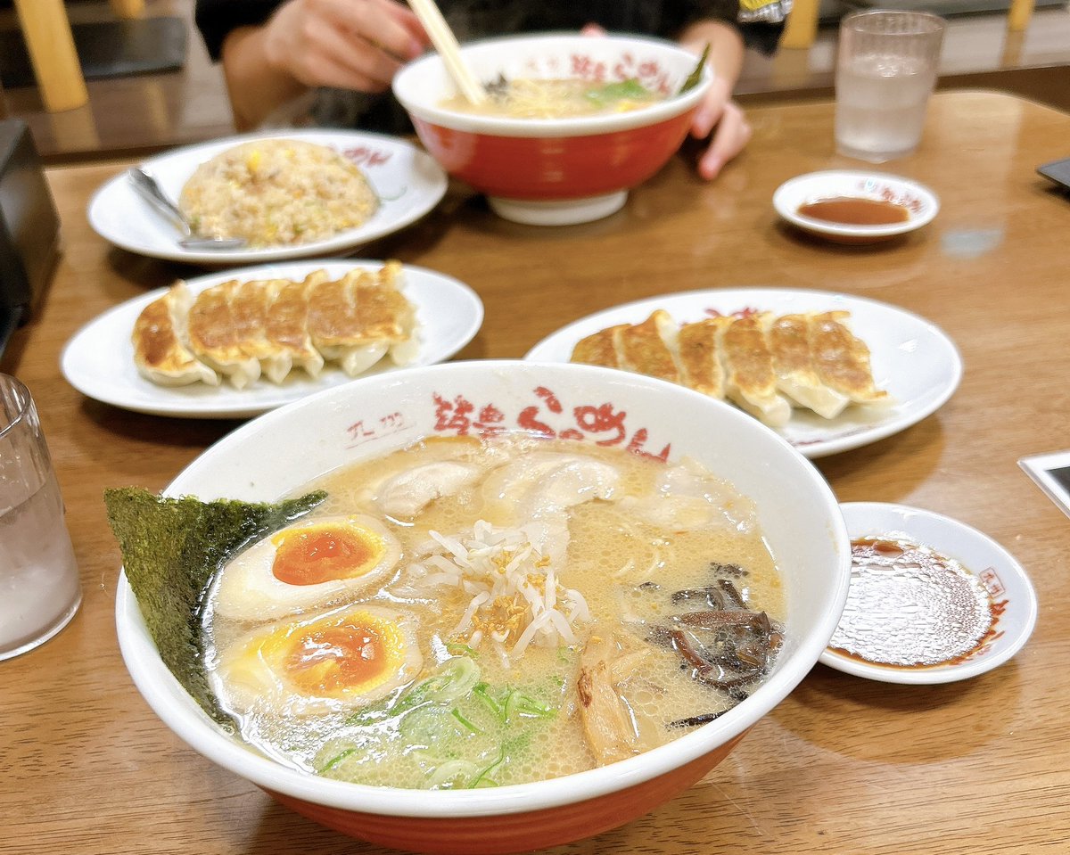 Yuchi0105's tweet photo. 昨日焼肉、今日はラーメン。
若さって素晴らしい👏👏👏 https://t.co/3DRjLrK1TZ