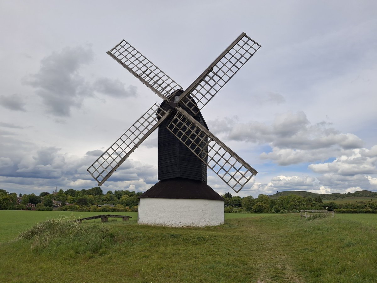 1SLToo's tweet photo. Last stop of the day Pitstone windmill 
Couldn't resist. https://t.co/12dgwOvI8w