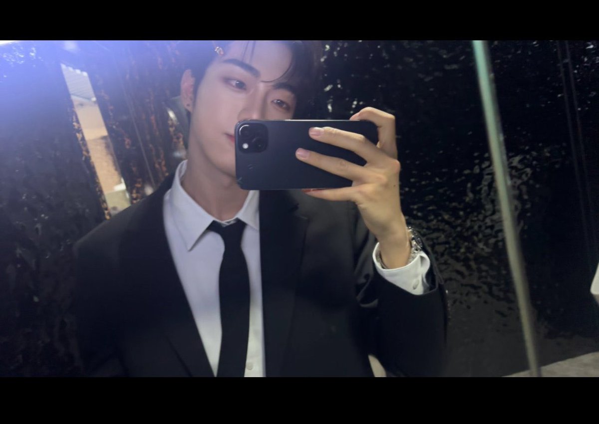 로완 아카이브 tweet media