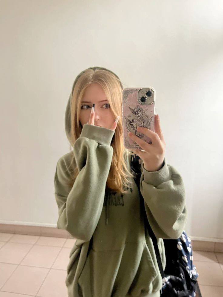 emily 💕 tweet media