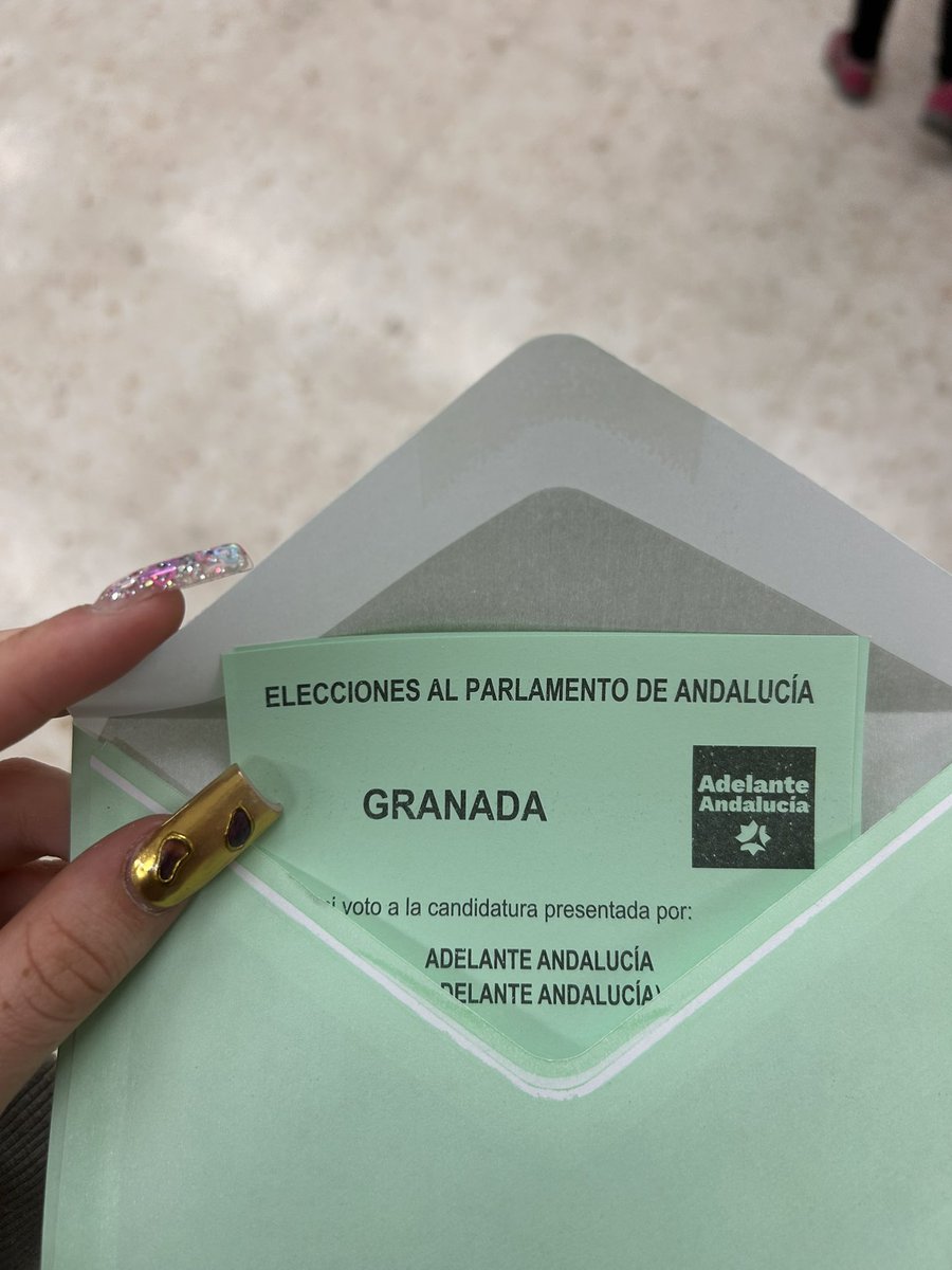 ojodeloka(28F) tweet media