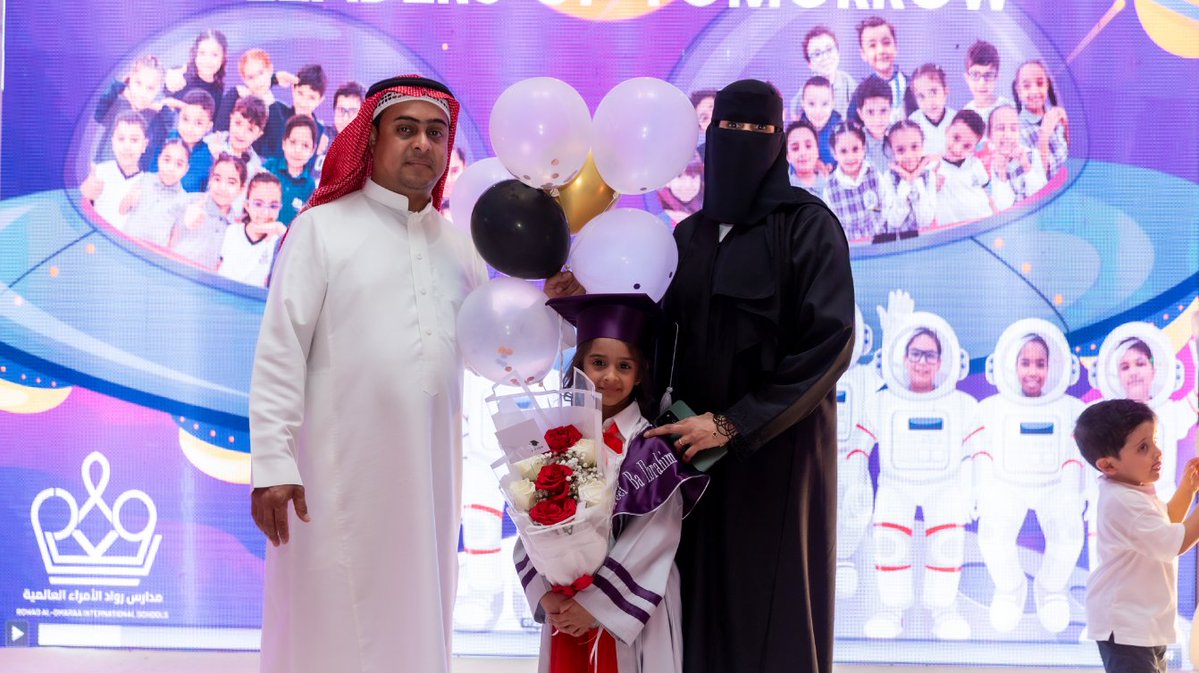 rowadints's tweet photo. احتفلت مدارس رواد الأمراء العالمية بحفل تخرج طلابها في أجواء مليئة بالفخر والفرح، توّجت سنوات من الاجتهاد والنجاح.
نبارك لخريجينا هذا الإنجاز، ونتمنى لهم مستقبلاً مشرقًا مليئًا بالتميز والإنجازات. 🌟
رواد اليوم… قادة الغد 🎓💫
#مدارس_رواد_الأمراء_العالمية
#حفل_تخرج
#تخرج_2026 https://t.co/fIbJ6mB7C4