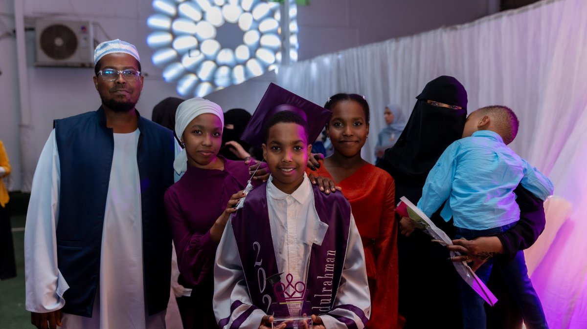rowadints's tweet photo. احتفلت مدارس رواد الأمراء العالمية بحفل تخرج طلابها في أجواء مليئة بالفخر والفرح، توّجت سنوات من الاجتهاد والنجاح.
نبارك لخريجينا هذا الإنجاز، ونتمنى لهم مستقبلاً مشرقًا مليئًا بالتميز والإنجازات. 🌟
رواد اليوم… قادة الغد 🎓💫
#مدارس_رواد_الأمراء_العالمية
#حفل_تخرج
#تخرج_2026 https://t.co/fIbJ6mB7C4